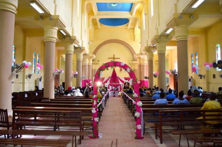 San : 17 mariages célébrés à l’occasion de la messe de lundi de Pâques