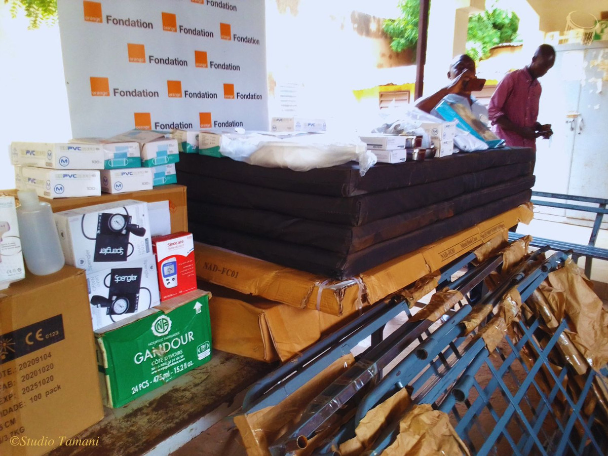 Don d’équipements à un CSCOM de Nioro du Sahel