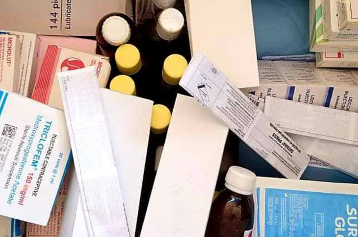 Remise de médicaments et de kits contraceptifs au CSCOM de Mahina
