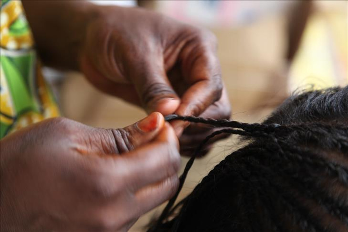 Préparatifs Tabaski : quand des enfants passent la nuit dans les salons de coiffure