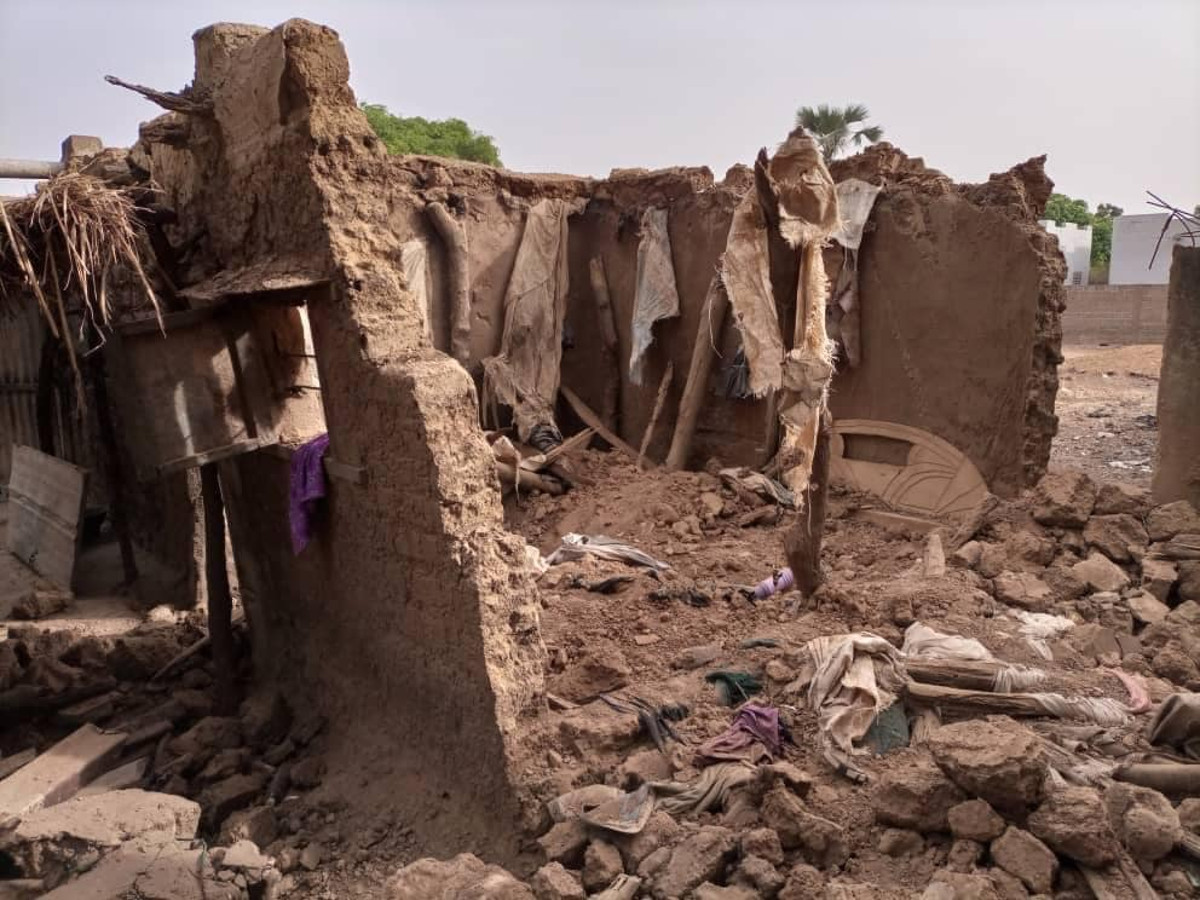 La protection civile sauve des personnes enfouies dans des décombres à Koulikoro