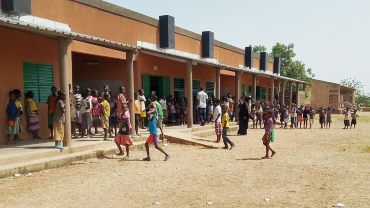 Rentrée scolaire au Mali : près de 1 500 écoles restent fermées