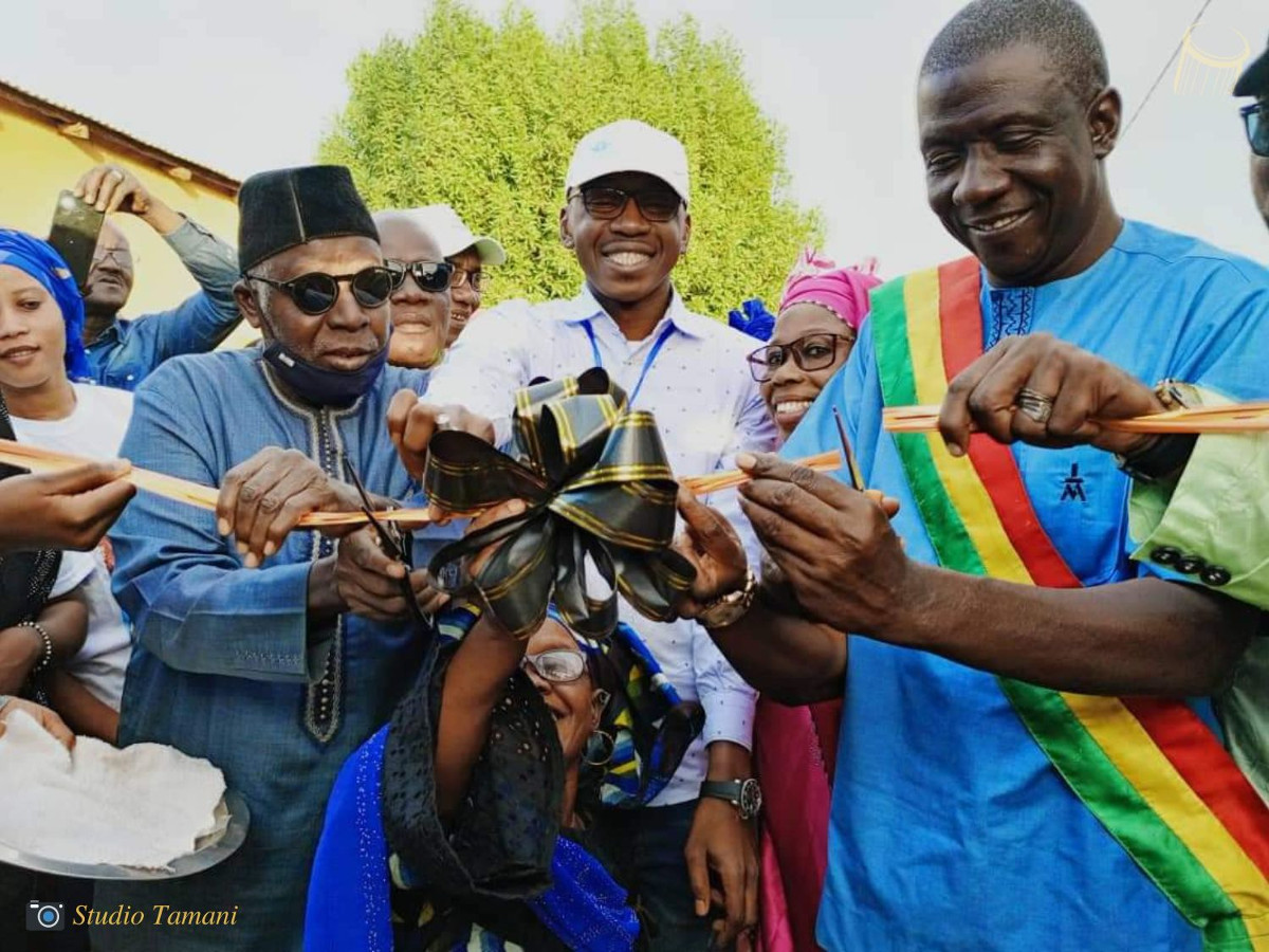 <strong>Le marché de Khasso à Kayes doté de lampadaires solaires</strong>