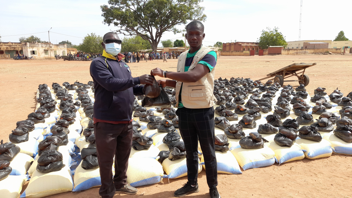 <strong>Yorosso : remise de produits alimentaires à des familles vulnérables</strong>