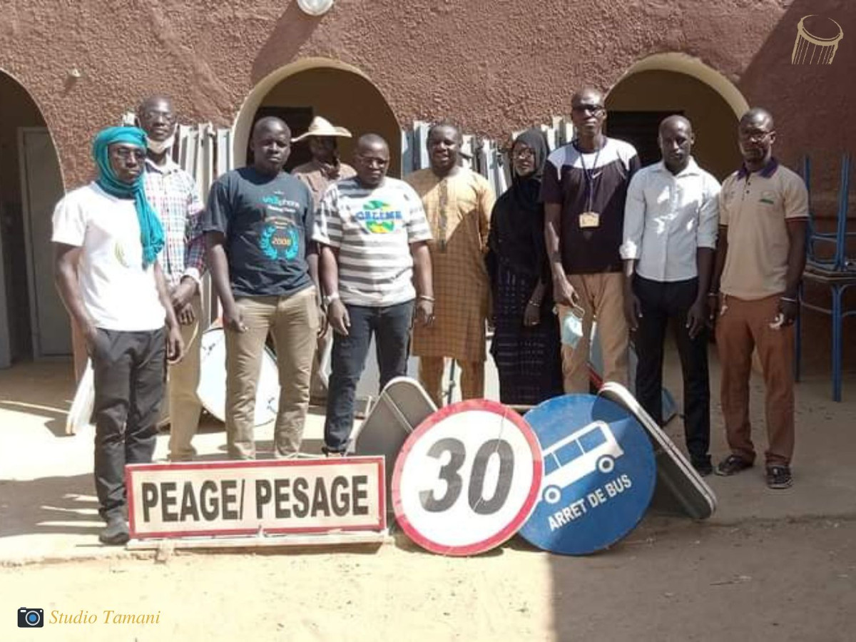 <strong>Koro : des panneaux de signalisation désormais dans la circulation</strong>