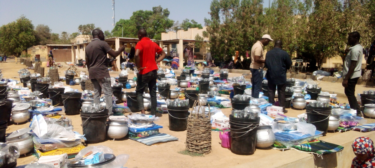 <strong>Macina : don de kits ménagers aux déplacés de Komara</strong>