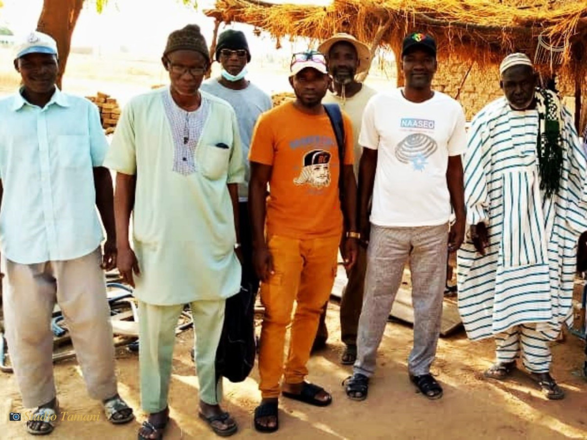 Des latrines et habits pour les déplacés d’Ansongo