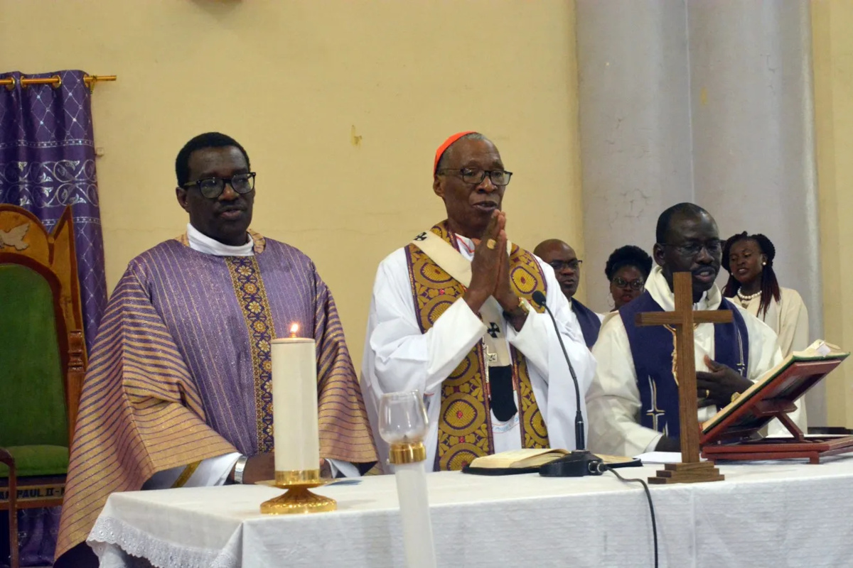 Pâques au Mali : les fidèles chrétiens prient pour « un nouveau départ »