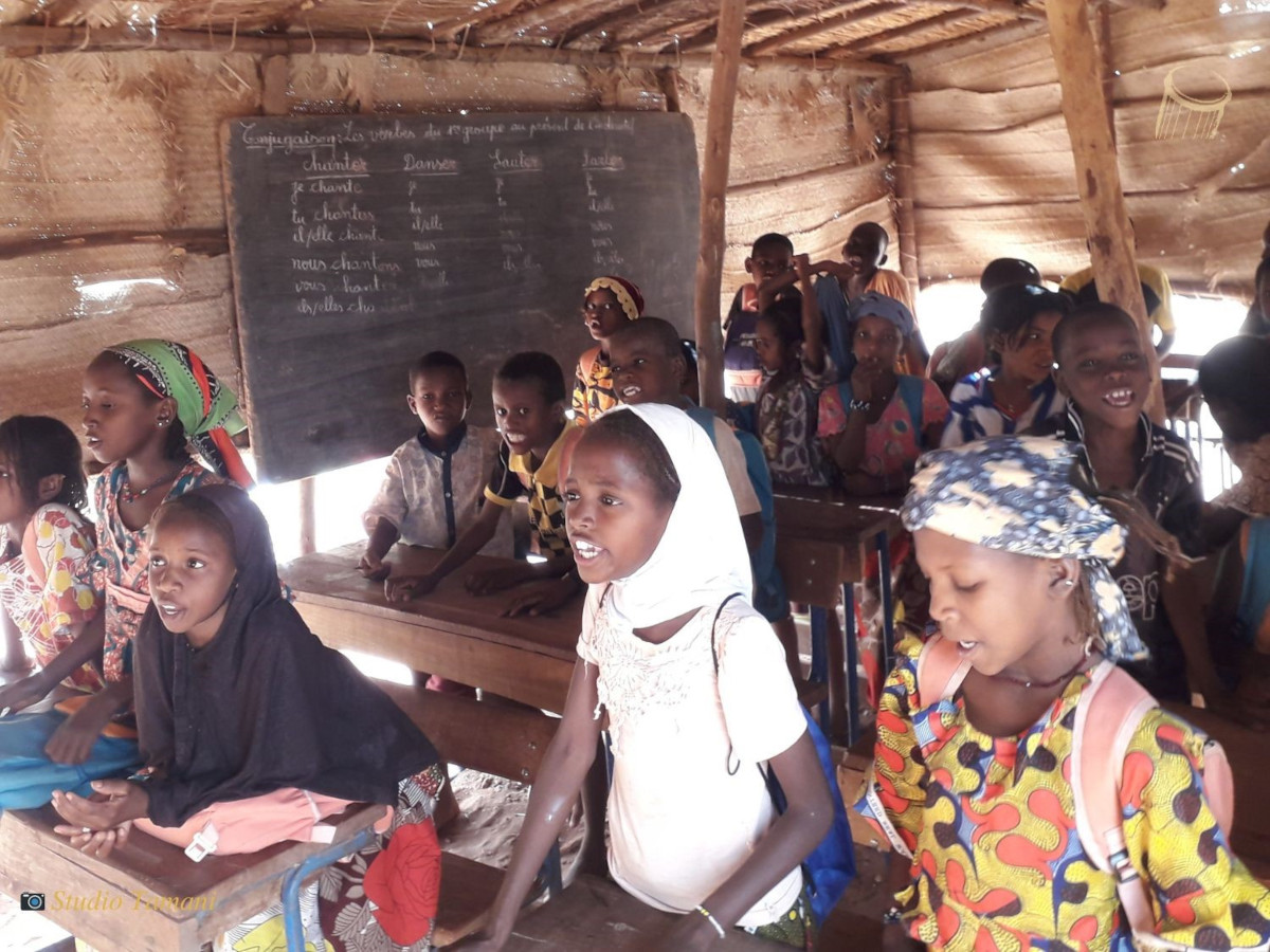 Mali : des écoles sur les sites, un plan B pour les enfants déplacés