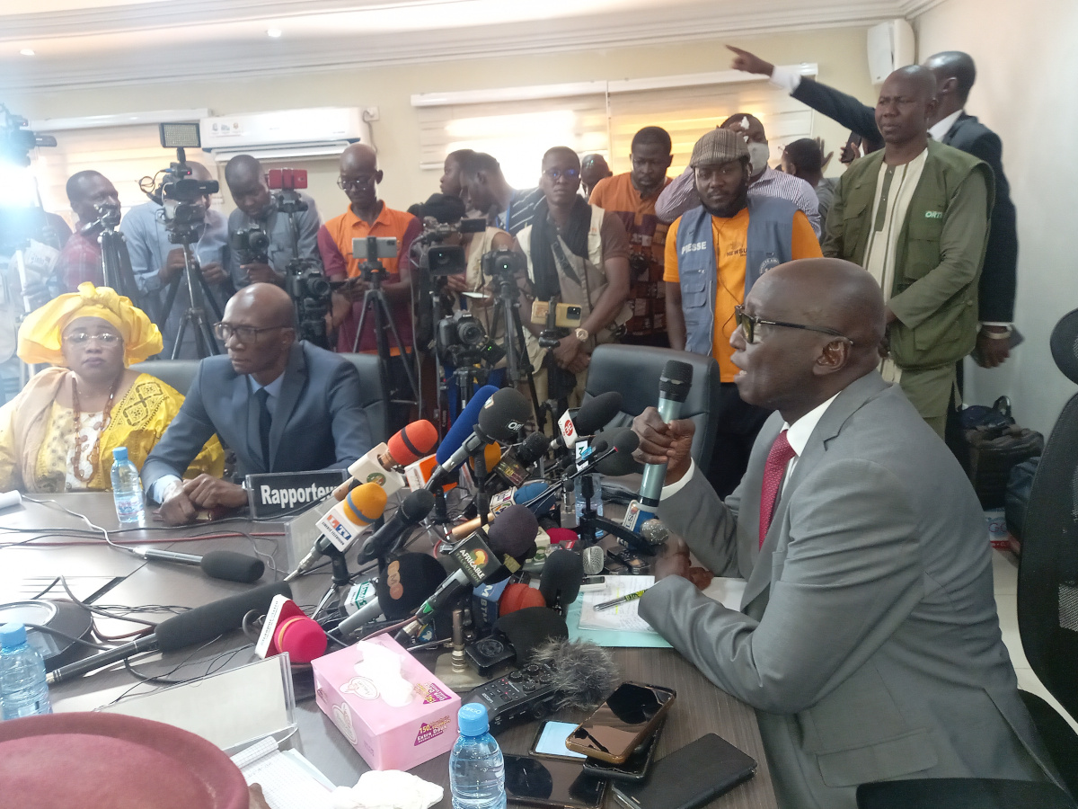 Référendum : « les cartes d’électeur pourraient être utilisées pour le vote »