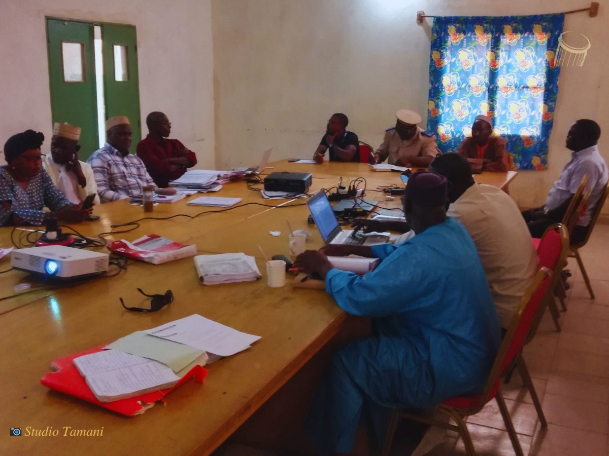 « Parentalité sous Pression », un document disponible en bambara pour des parents d’élèves à Macina