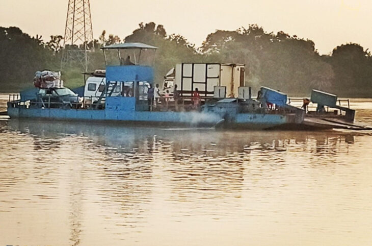 Bafoulabe : la jeunesse mobilisée pour réparer des bacs fluviaux