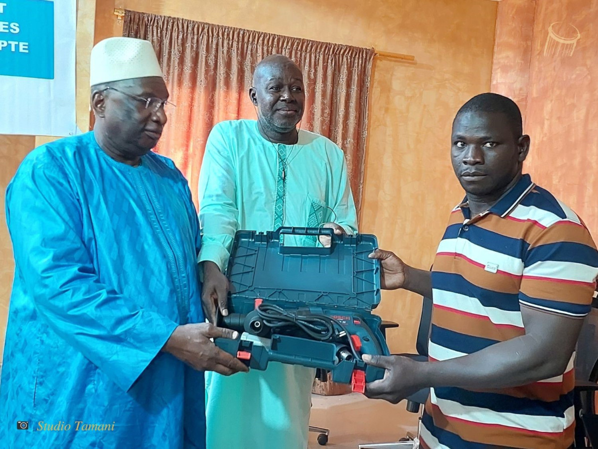 Koulikoro : remise des kits d’insertion et d’installation