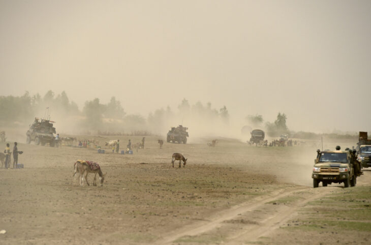 À Anéfis, l'armée tente de rassurer la population