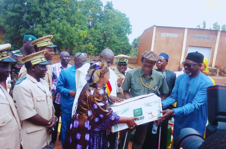 Koutiala, geste de solidarité envers des femmes