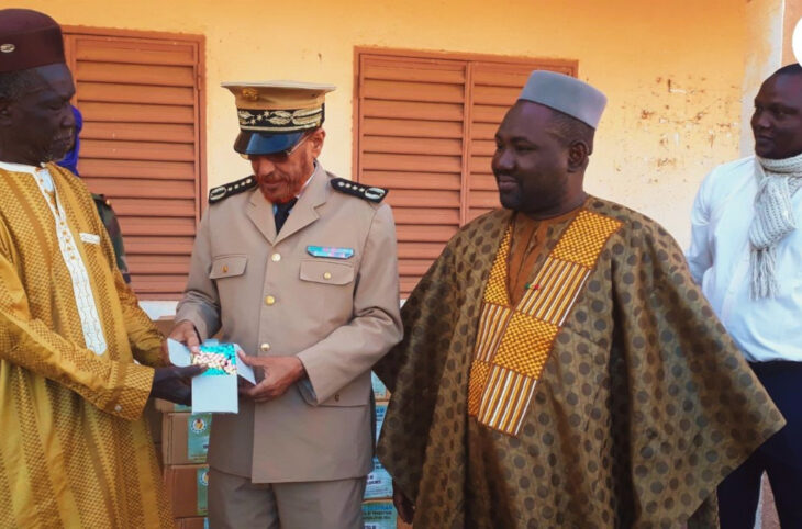 Remise à Nioro du sahel de plus de 80 cartons de craies