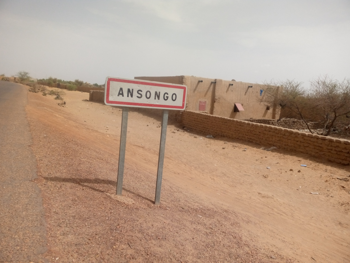 Ansongo : des hommes armés attaquent un camion en provenance d’Indélimène