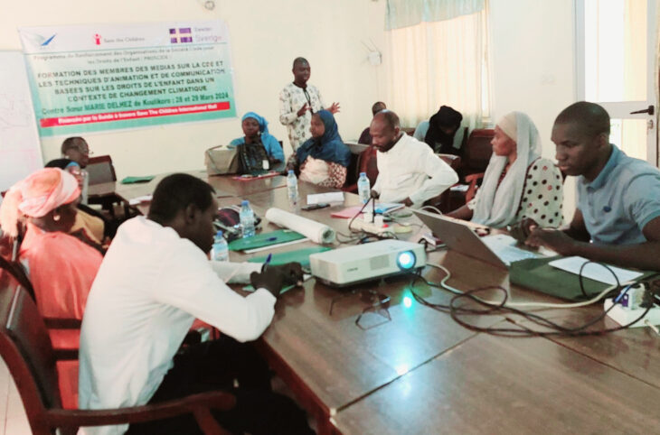 Les hommes de média se forment sur le changement climatique et les droits de l’enfant