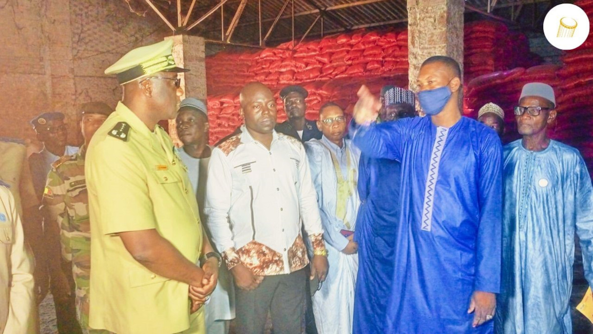 Visite de terrain du Gouverneur de Kayes pour contrôler le respect des prix des denrées