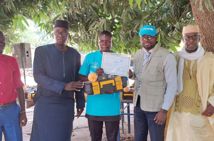 Remise d'attestations et de kits d'insertion à des jeunes à Koulikoro