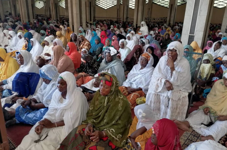 Jour de fête : les femmes au four et au moulin