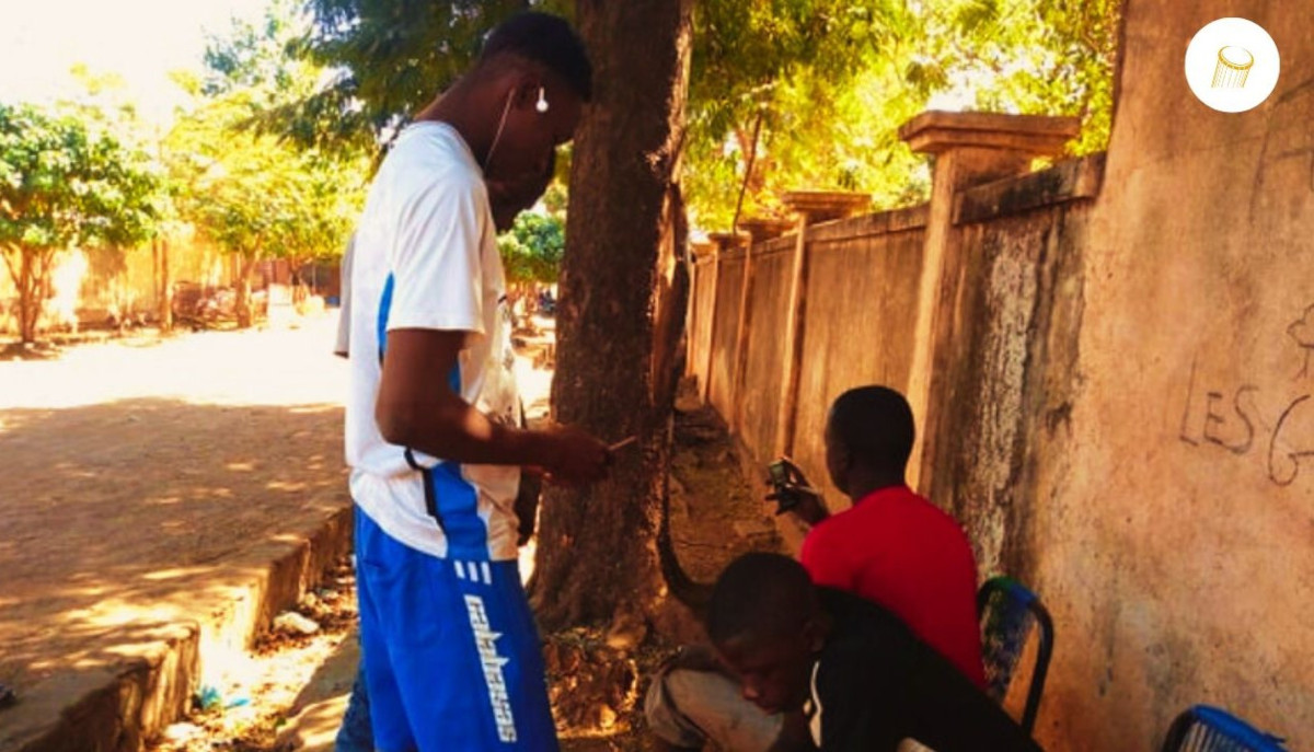 Pourquoi il faut éviter d’utiliser le téléphone sous la pluie ?