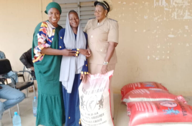 Don aux jeunes filles à Banamba