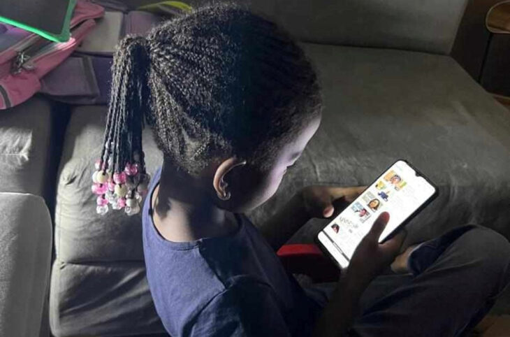 Téléphones portables : les dangers d'un usage précoce par les enfants