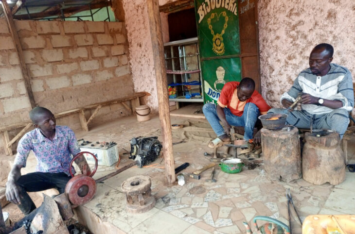 Sur des sites de déplacés internes, des jeunes sont entre espoir et défis d'autonomisation