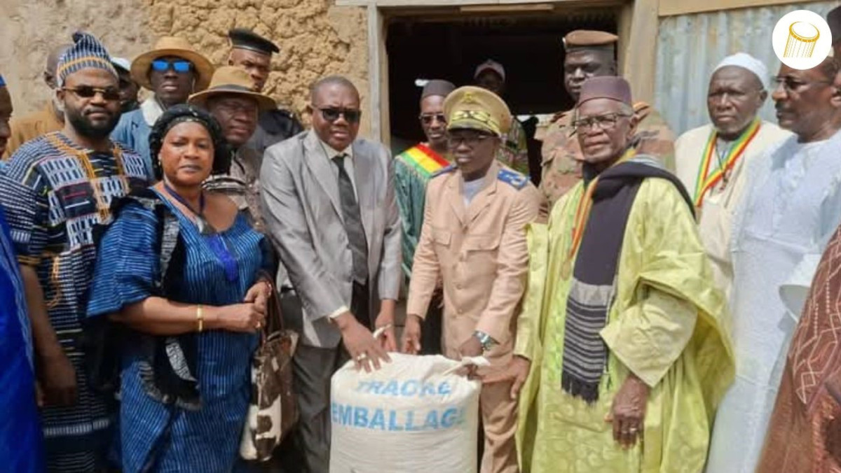 Koutiala : don d’une centaine de sacs de céréales aux forces de défense et de sécurité de l’AES