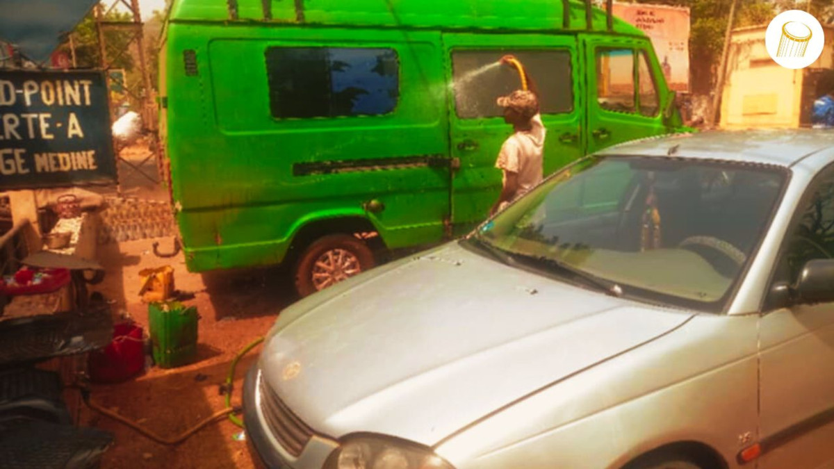 Le lavage auto, et moto, une alternative au chômage des jeunes