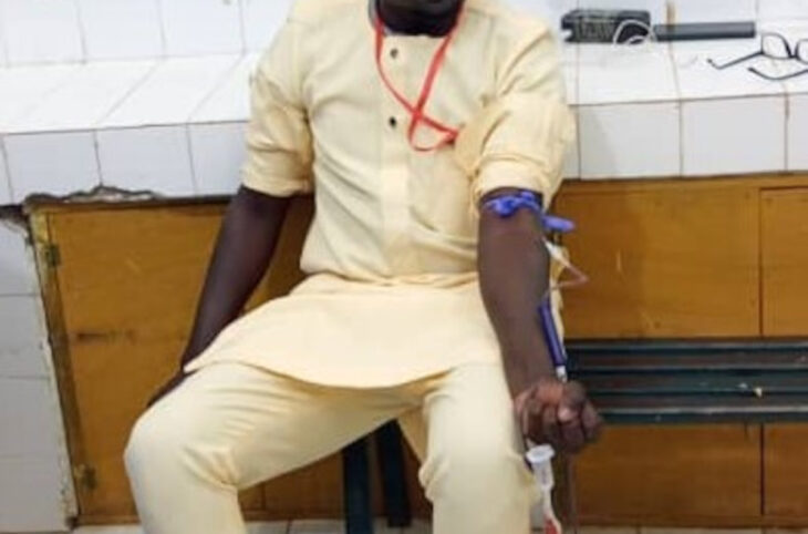 Des jeunes offrent du sang au Centre de santé