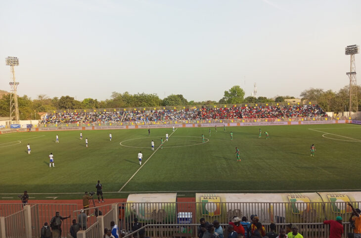 Championnat national de football, de l'amateurisme au professionnalisme
