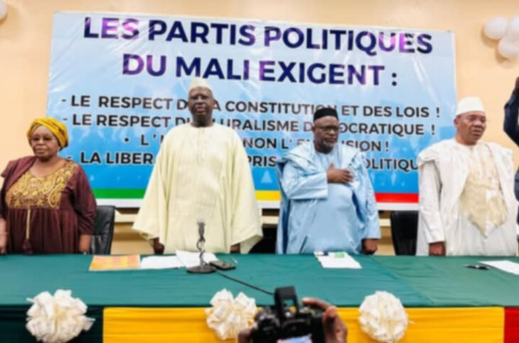 Au Mali, des partis protestent contre la suspension des activités politiques