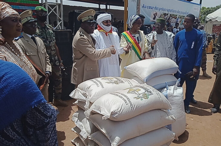 Le commissariat à la sécurité alimentaire remet des vivres aux déplacés de San