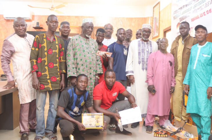 Des kits d’installation remis à des jeunes de Koulikoro après une formation