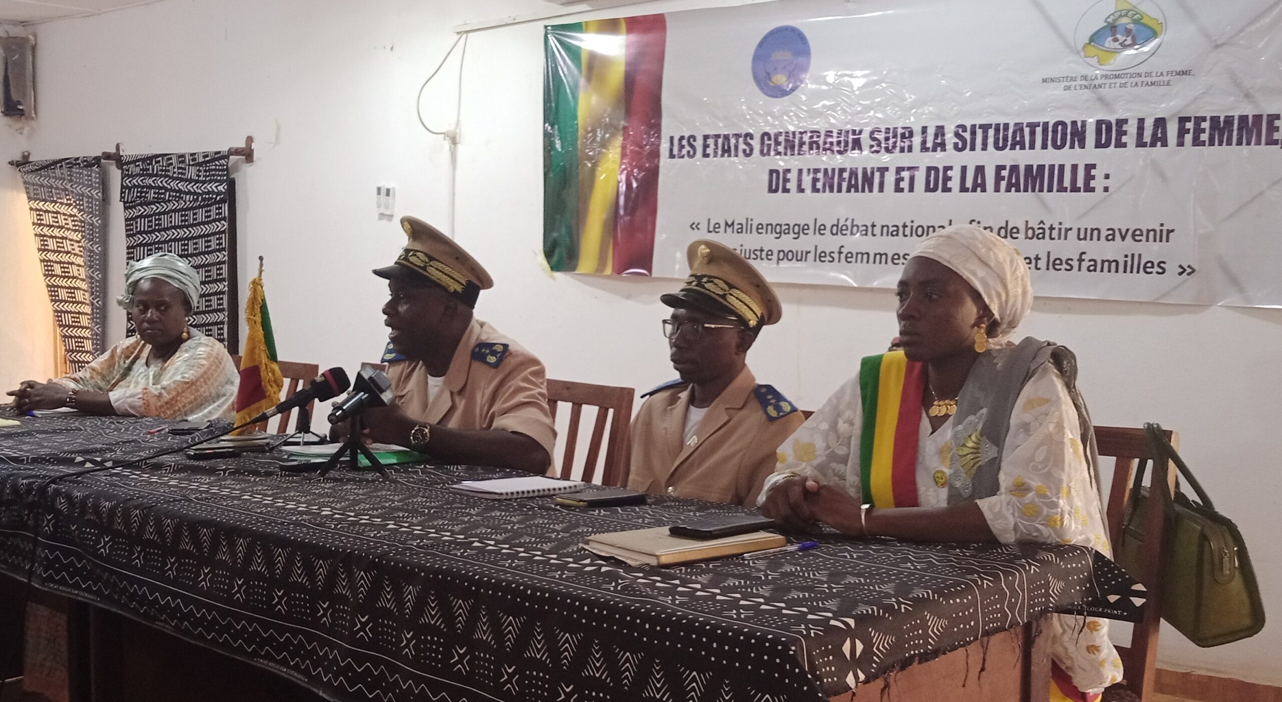 Échanges à San autour de la situation de la femme et de l’enfant