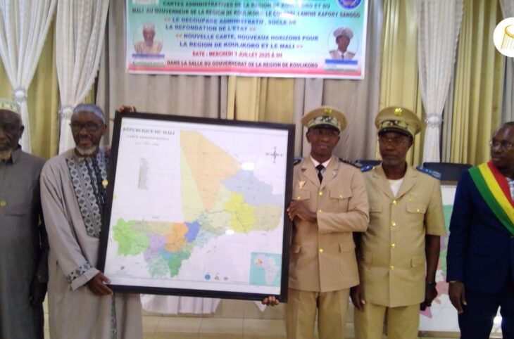 Remise de 3000 cartes nationales