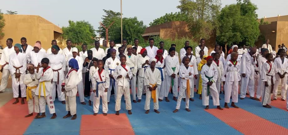 Le Shito-Ryu, un sport martial présenté aux autorités locales de Gao