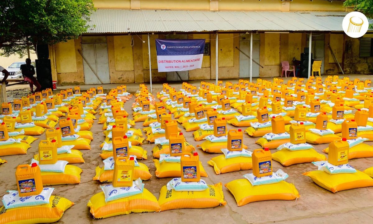 Don de denrées alimentaires aux personnes démunies à Sadiola