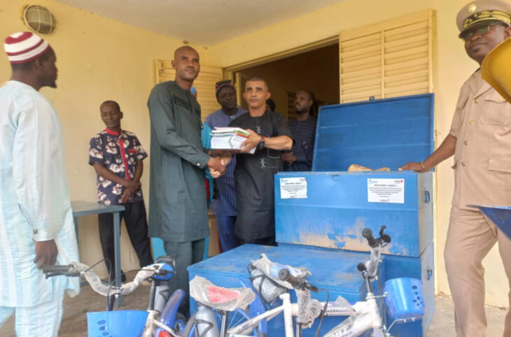 Des malles pédagogiques remises au CAP de Diré