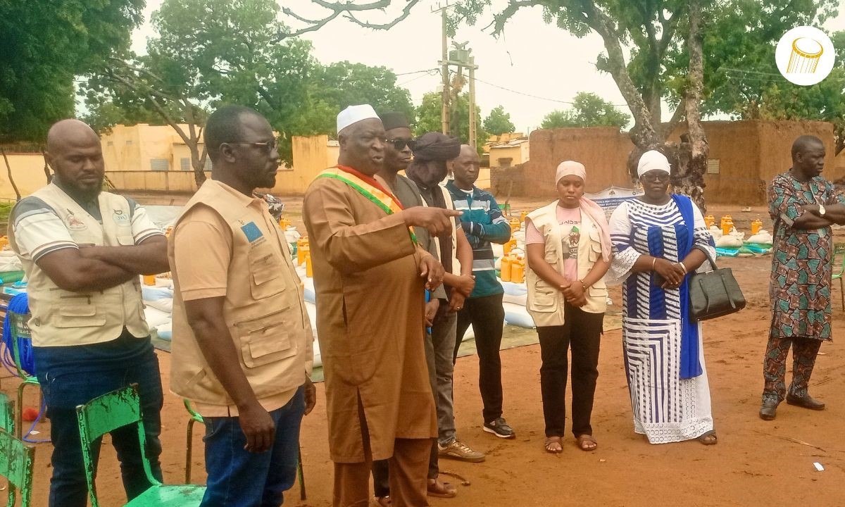 Distribution de vivres à Macina