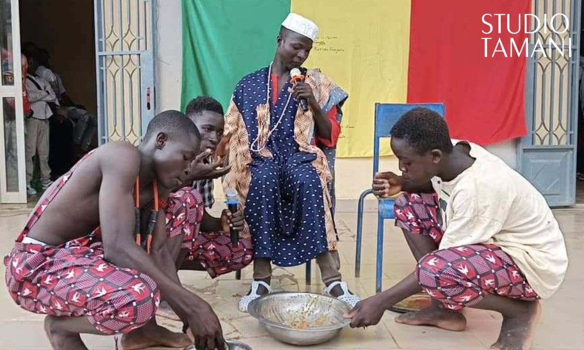La troupe artistique de Macina en route pour Ségou