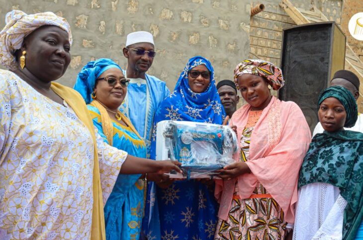 Remise d'équipements à des artisanes de Tombouctou