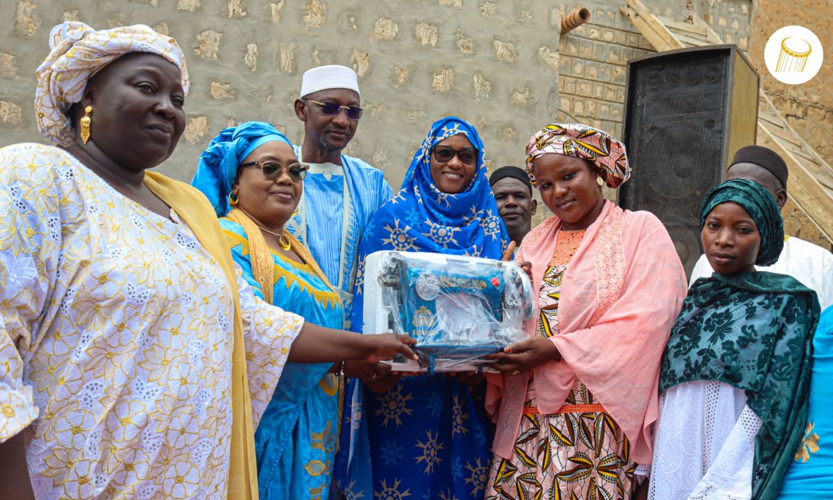 Remise d’équipements à des artisanes de Tombouctou