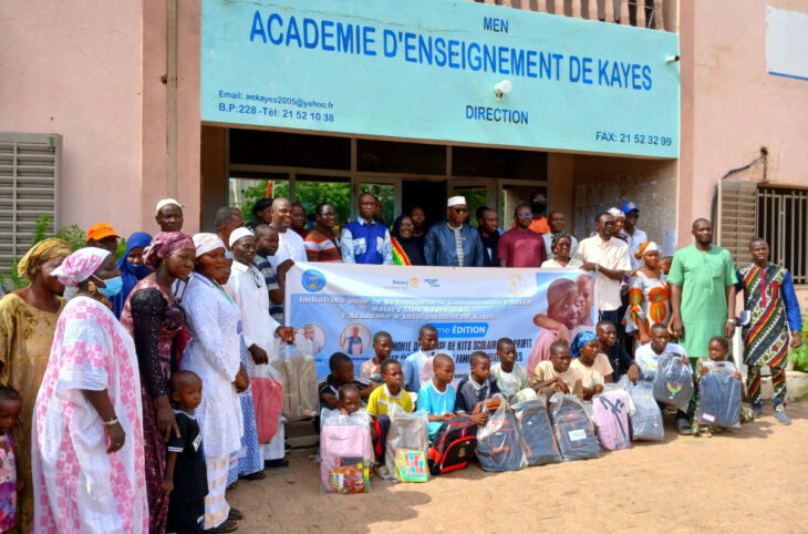 Kayes : distribution de kits scolaires à 111 élèves démunis