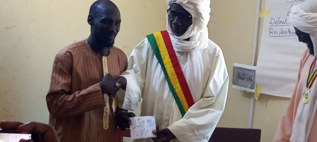 Bourem : don de maillots pour le football