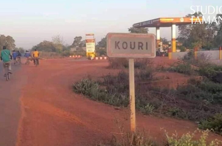Des passagers contrôlés par des hommes armés sur l’axe Koury-Koutiala