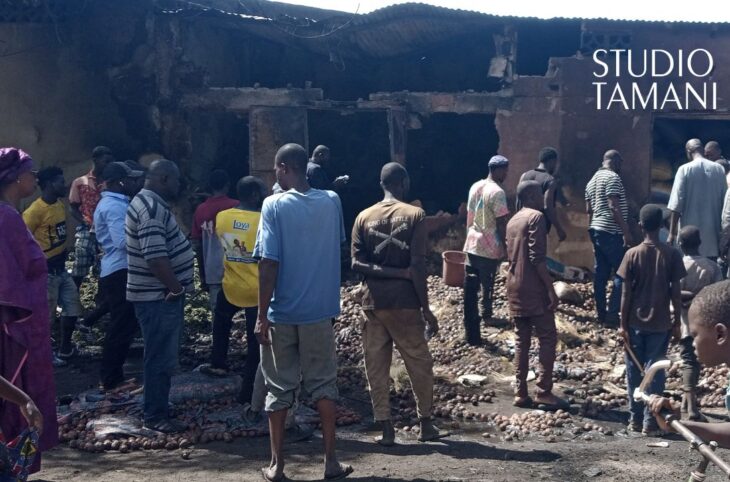 San : un incendie ravage un camion de marchandises