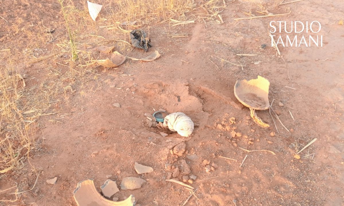 Bankass : entre traditions et interdits, le mystère des offrandes à la fourmilière persiste